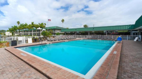 All-New, Heated Pool, Tiki Bar & Grill, Great Wifi